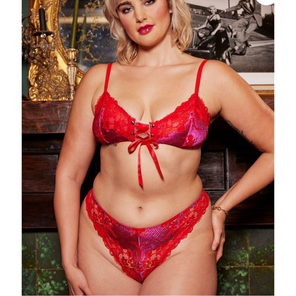 SAVAGE X FENTY LINGERIE SET